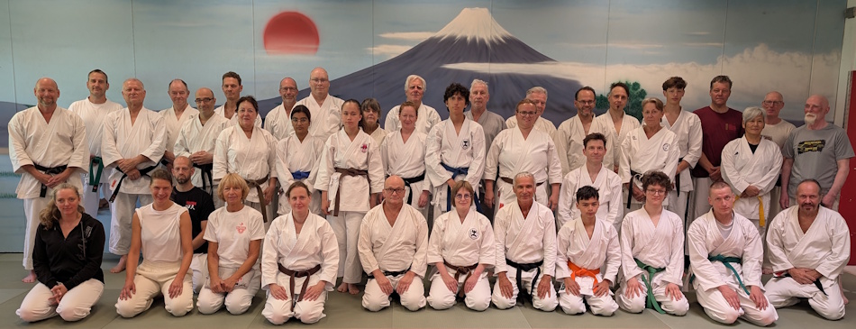 260808 Gruppe B 0950x0365